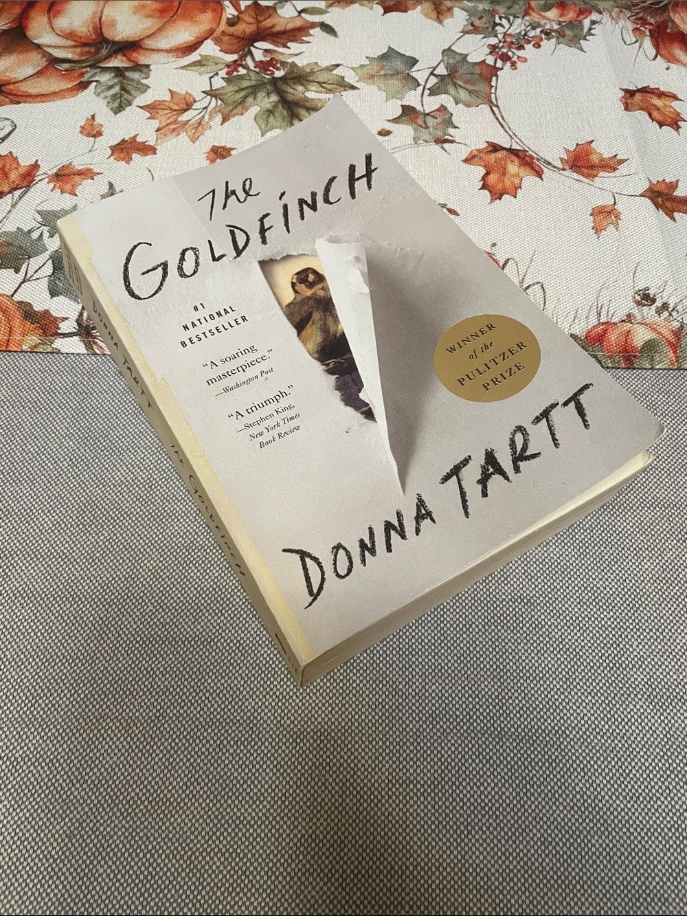 Donna Tartt The Goldfinch Paperback - Winner of the Pulitzer Prize